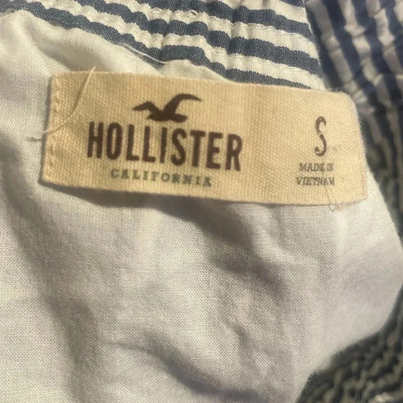 Abercrombie & Fitch Belted Mini Navy Blue Skirt & Hollister pleated skirt Small - Picture 9 of 11